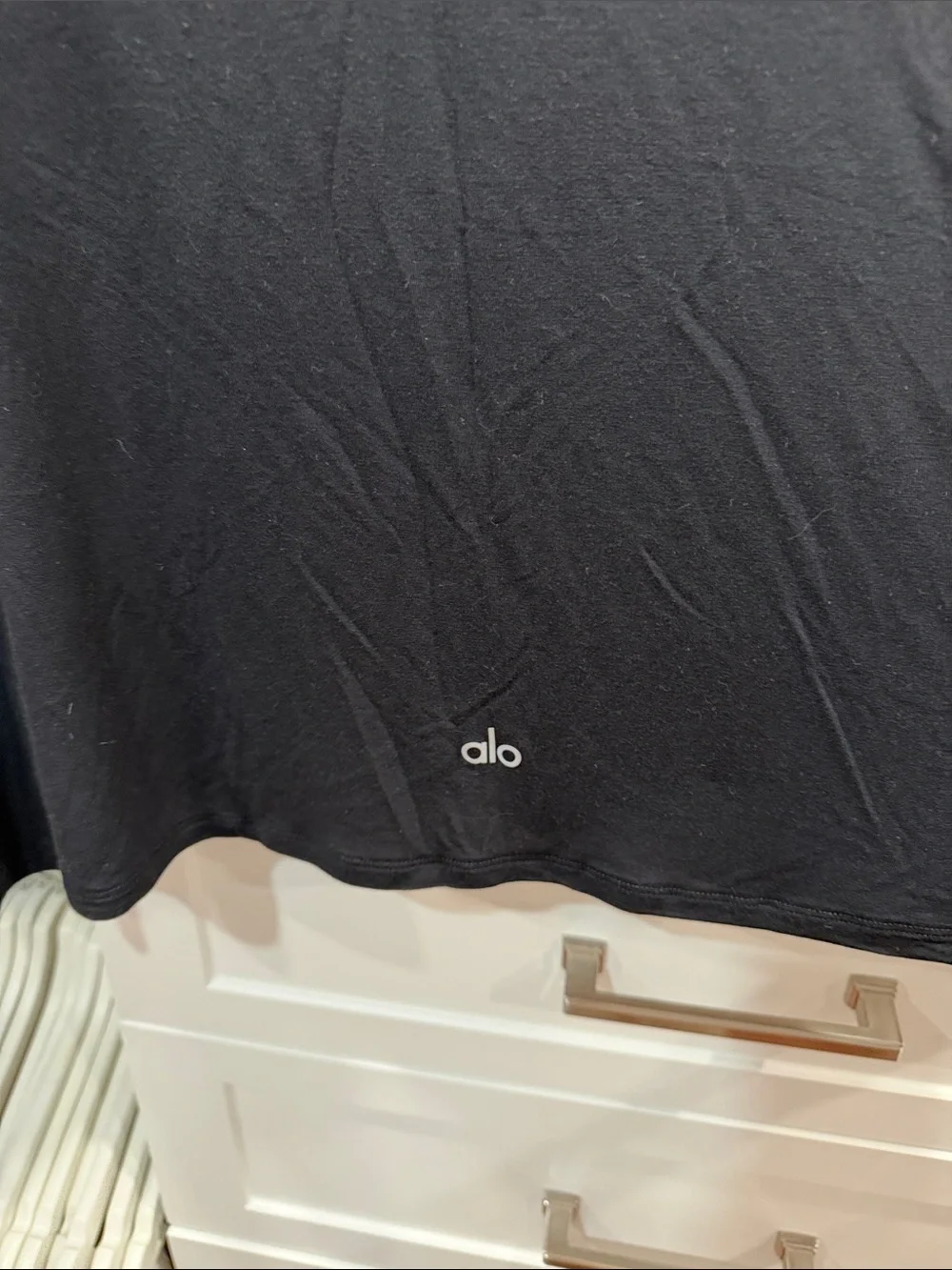 Alo Cropped Black Crewneck Tee - Picture 3 of 4